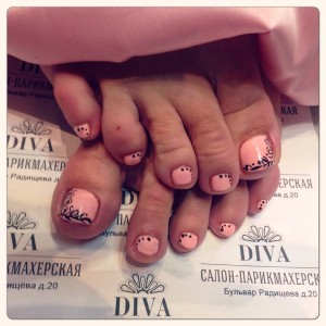 Педикюр полный + покрытие Shellac + дизайн 1200 руб.