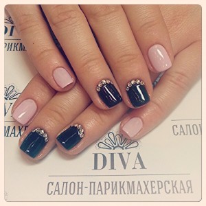 Покрытие гель лак (Shellac) + маникюр + дизайн 590 руб.