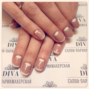 Покрытие гель лак (Shellac) + маникюр + дизайн 590 руб.
