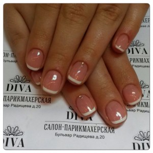 Покрытие гель лак (Shellac) + маникюр + дизайн 590 руб.