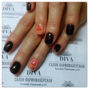 Покрытие гель лак (Shellac) + маникюр + дизайн 590 руб.