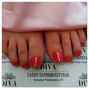 Педикюр полный + покрытие Shellac + дизайн 1200 руб.