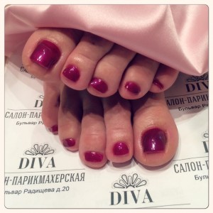 Педикюр полный + покрытие Shellac + дизайн 1200 руб.