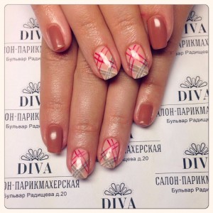 Покрытие гель лак (Shellac) + маникюр + дизайн 590 руб.