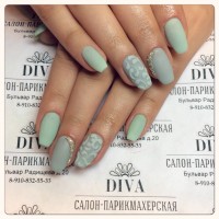 Коррекция наращ. ногтей+маникюр+дизайн 1000 руб.