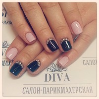 Покрытие гель лак (Shellac) + маникюр + дизайн 590 руб.
