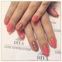 Покрытие гель лак (Shellac) + маникюр + дизайн 590 руб.