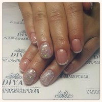 Покрытие гель лак (Shellac) + маникюр + дизайн 590 руб.