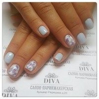 Покрытие гель лак (Shellac) + маникюр + дизайн 590 руб.