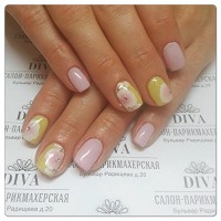 Покрытие гель лак (Shellac) + маникюр + дизайн 590 руб.