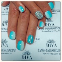 Покрытие гель лак (Shellac) + маникюр + дизайн 590 руб.