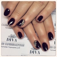 Покрытие гель лак (Shellac) + маникюр + дизайн 590 руб.