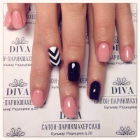 Покрытие гель лак (Shellac) + маникюр + дизайн 590 руб.