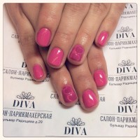 Покрытие гель лак (Shellac) + маникюр + дизайн 590 руб.